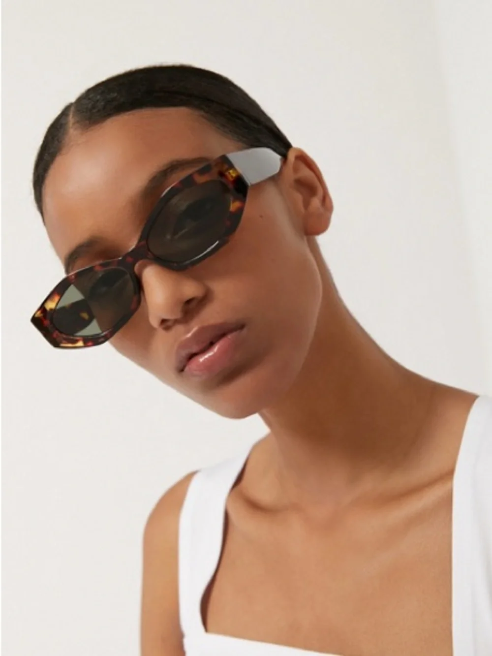 Urban Outfitters Aster Chunky Rectangle Sunglasses Tortoise One Size
